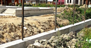 Фундамент под забор заказать в Салехарде - заливка фундамента для забора | от 1572 за п.м.